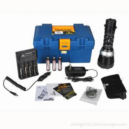Xtar 3 X CREE Xm-L U2 LED Flashlight (S1)